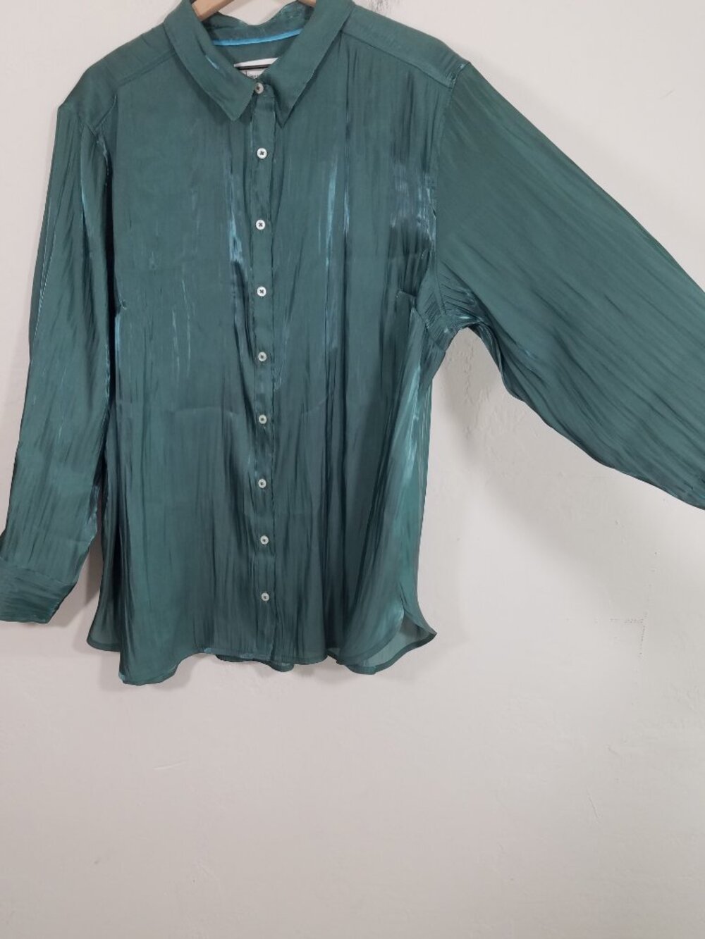 By Anthropologie Long Sleeve Button Down Shirt Satin Green Size 2X - Picture 2 of 5